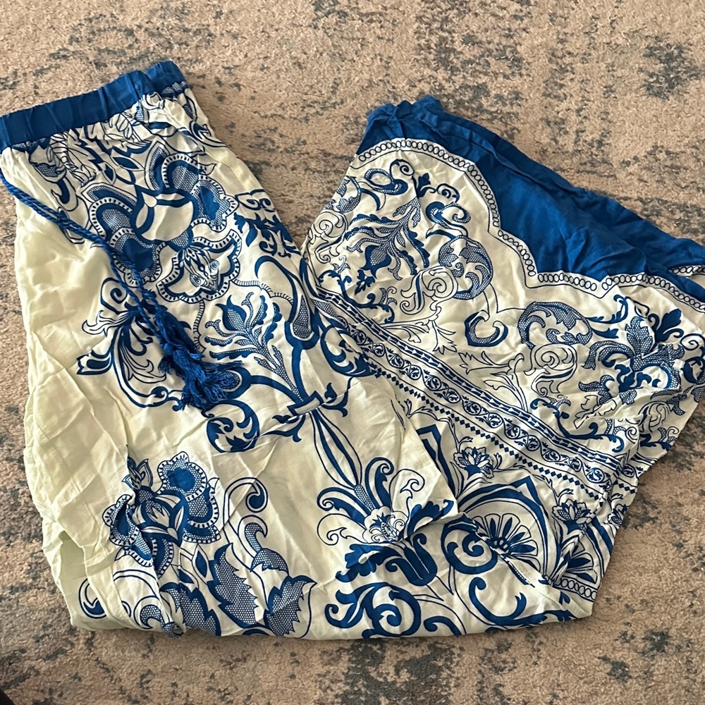 Forever 21 Blue and White Flowing Pants